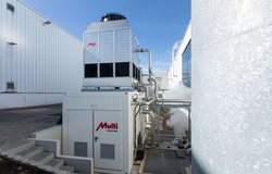 Rückkühlanlage in Containerbauweise mit Kühlturm MC500 zur Prozesskühlung im Bereich Schaumstoff, 61 m³/h, 1410 kW, BV Nossen